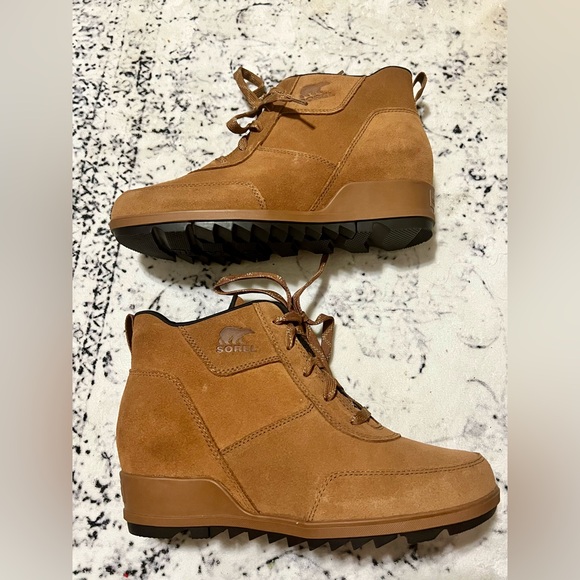 New Women's Evie Sport Lace-Up Lug Sole Waterproof Booties - Size 10 - Picture 5 of 12